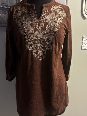 paparazzi Brown Tunic with Cream Floral Embroidery